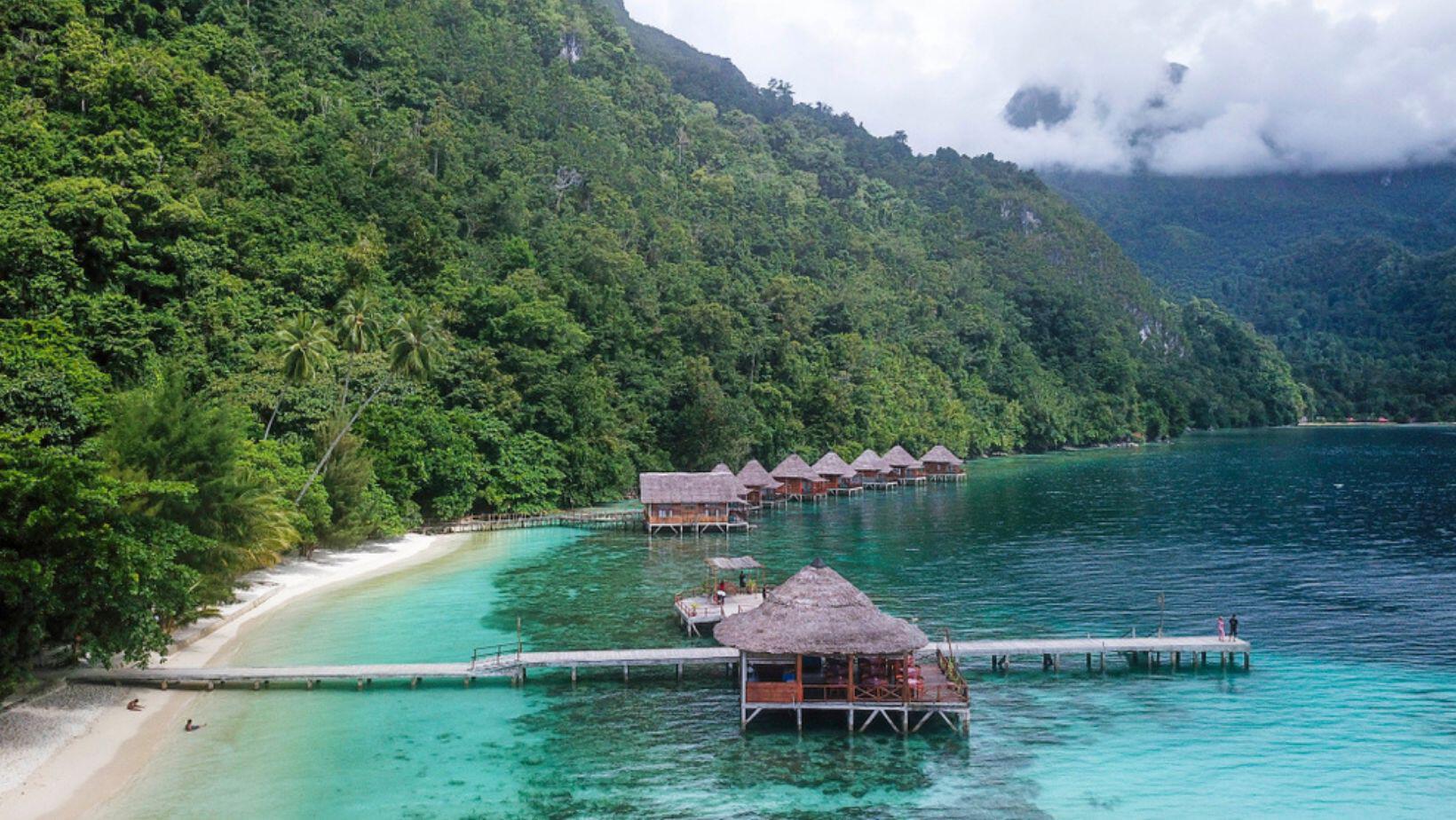 Pantai Ora, Surga Tersembunyi di Maluku Tengah